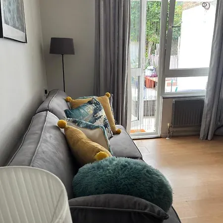 1 Bedroom Garden Flat Zone 2 London Exterior photo